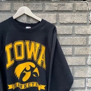 Vintage 80s Iowa Hawkeyes College Sweatshirt NCAA